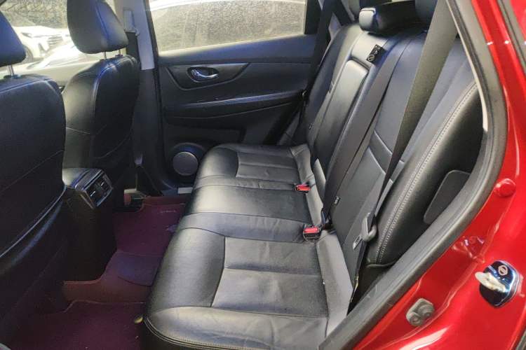 Used Nissan X-Trail 2014 2.5L CVT Luxury Edition 4WD Left Rear Seat