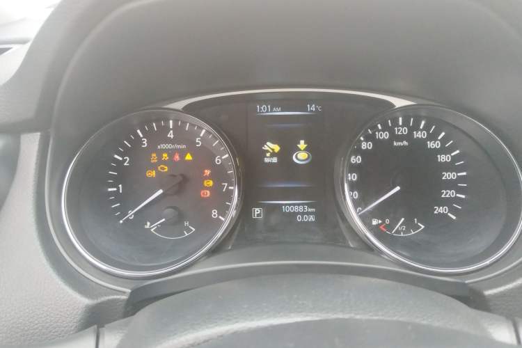 Used Nissan X-Trail 2014 2.0L CVT Comfort Edition 2WD Odometer Close Up