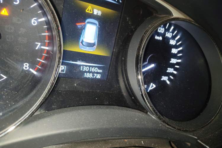 Used Nissan X-Trail 2014 2.0L CVT Comfort Edition 2WD Odometer Close Up