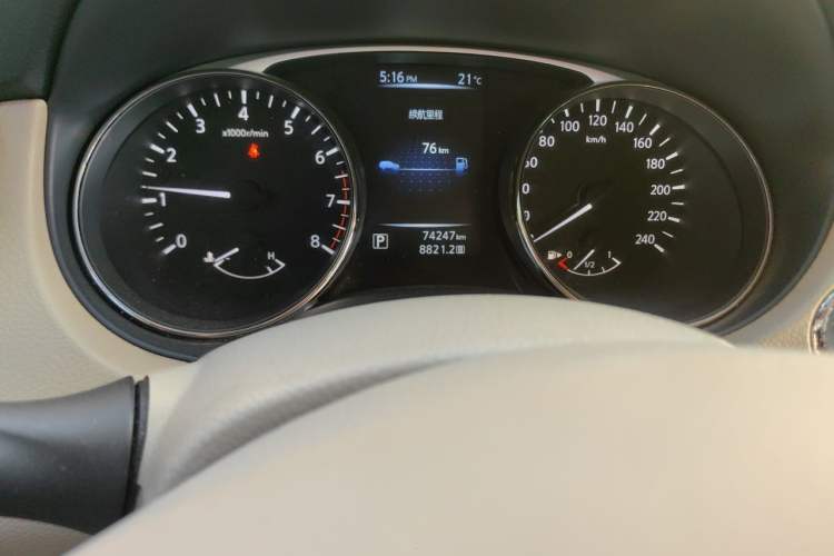 Used Nissan X-Trail 2014 2.0L CVT Comfort Edition 2WD Odometer Close Up