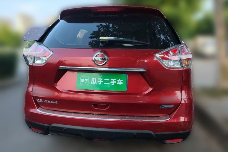 Used Nissan X-Trail 2014 2.5L CVT Luxury Edition 4WD Rear