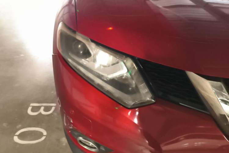 Used Nissan X-Trail 2014 2.5L CVT Ultimate Edition 4WD Right Front Headlight