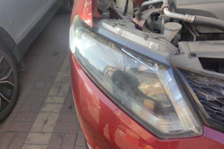 Used Nissan X-Trail 2014 2.0L CVT Comfort Edition 2WD Right Front Headlight