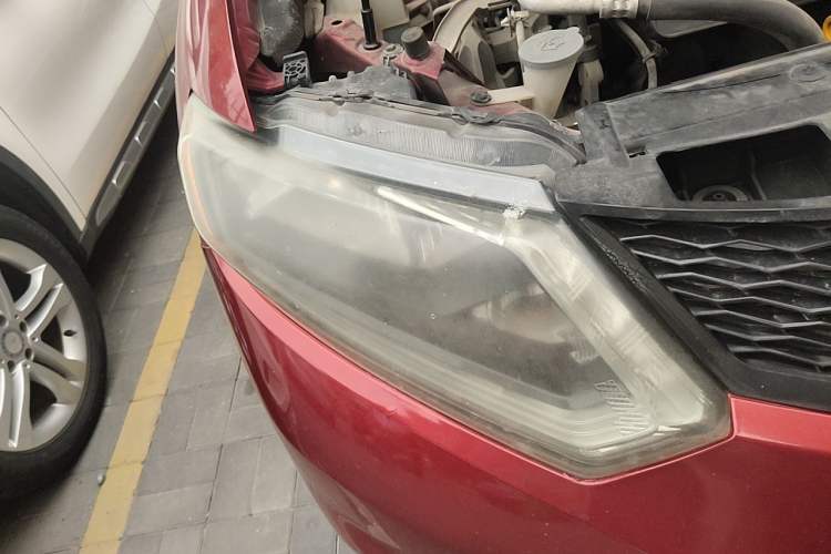 Used Nissan X-Trail 2014 2.0L CVT Fashion Edition 2WD Right Front Headlight