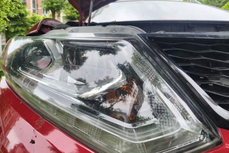 Used Nissan X-Trail 2014 2.5L CVT Ultimate Edition 4WD Right Front Headlight