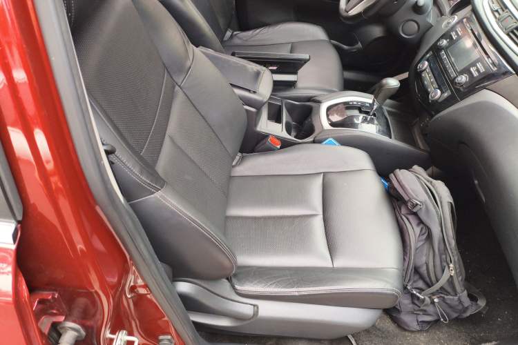 Used Nissan X-Trail 2014 2.0L CVT Comfort Edition 2WD Right Front Seat