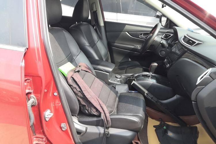 Used Nissan X-Trail 2014 2.5L CVT Luxury Edition 4WD Right Front Seat