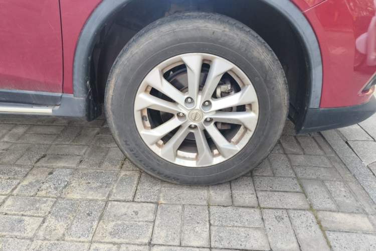 Used Nissan X-Trail 2014 2.0L CVT Comfort Edition 2WD Right Front Wheel Hub