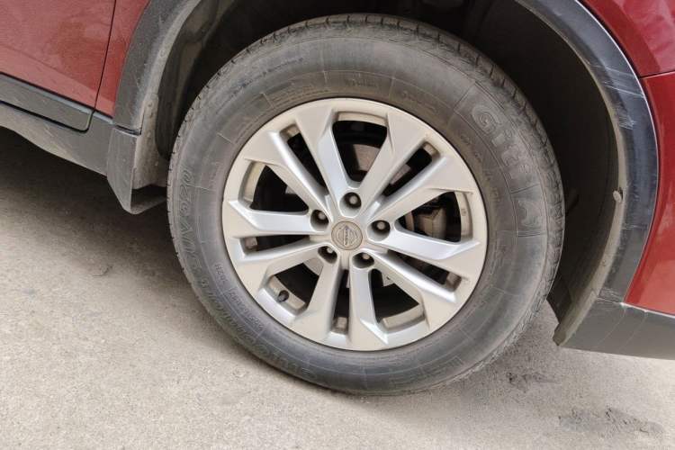 Used Nissan X-Trail 2014 2.0L CVT Comfort Edition 2WD Right Front Wheel Hub