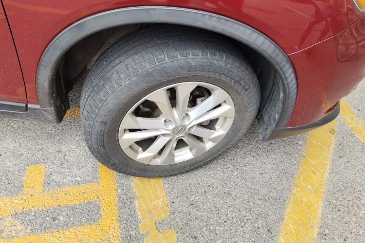 Used Nissan X-Trail 2014 2.0L CVT Comfort Edition 2WD Right Front Wheel Hub