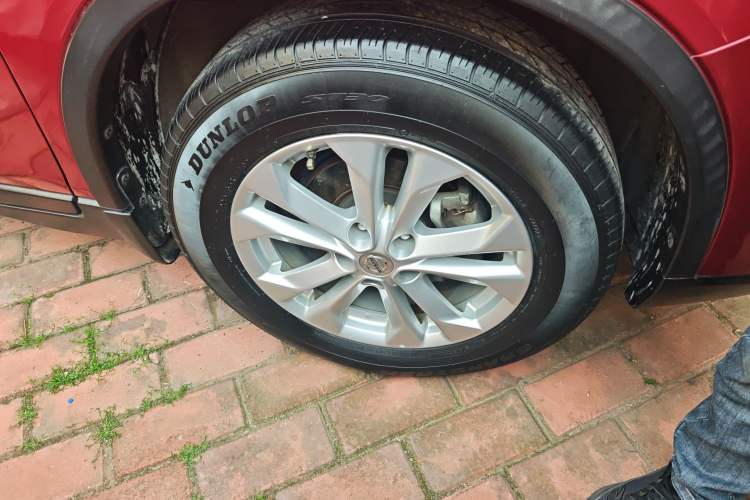 Used Nissan X-Trail 2014 2.5L CVT Luxury Edition 4WD Right Front Wheel Hub