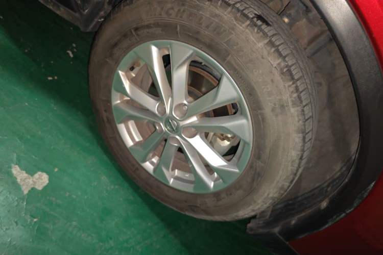 Used Nissan X-Trail 2014 2.0L CVT Comfort Edition 2WD Right Front Wheel Hub