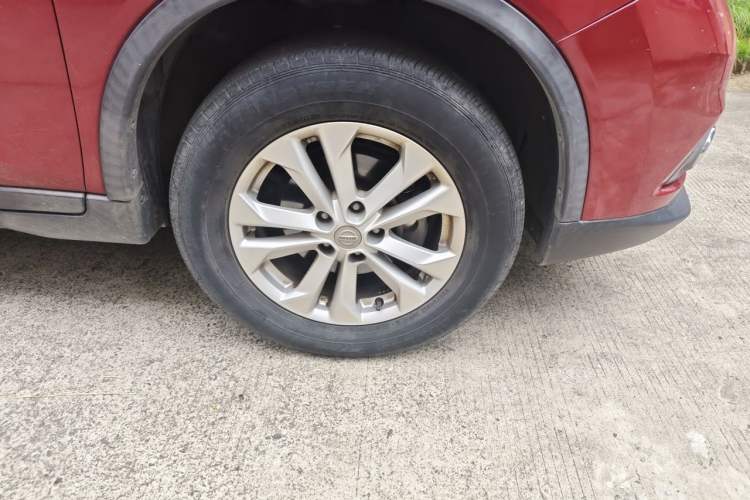 Used Nissan X-Trail 2014 2.0L CVT Comfort Edition 2WD Right Front Wheel Hub