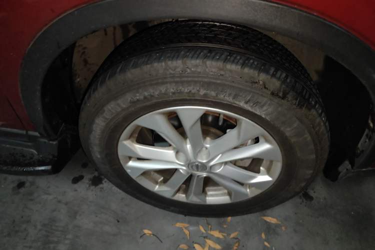 Used Nissan X-Trail 2014 2.0L CVT Comfort Edition 2WD Right Front Wheel Hub