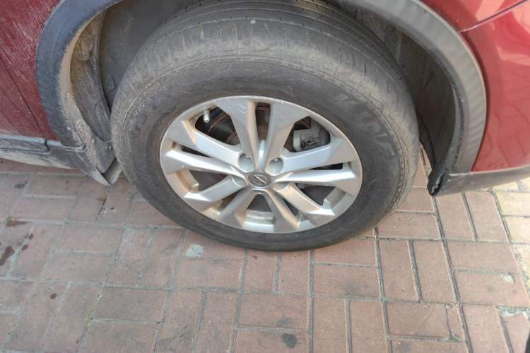 Used Nissan X-Trail 2014 2.0L CVT Comfort Edition 2WD Right Front Wheel Hub