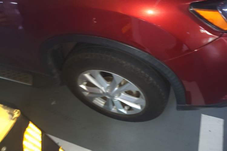 Used Nissan X-Trail 2014 2.0L CVT Comfort Edition 2WD Right Front Wheel Hub