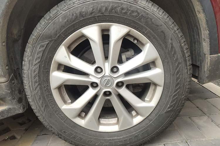 Used Nissan X-Trail 2014 2.0L CVT Fashion Edition 2WD Right Front Wheel Hub
