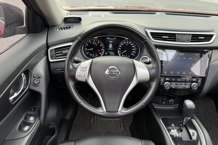 Used Nissan X-Trail 2014 2.0L CVT Comfort Edition 2WD Steering Wheel