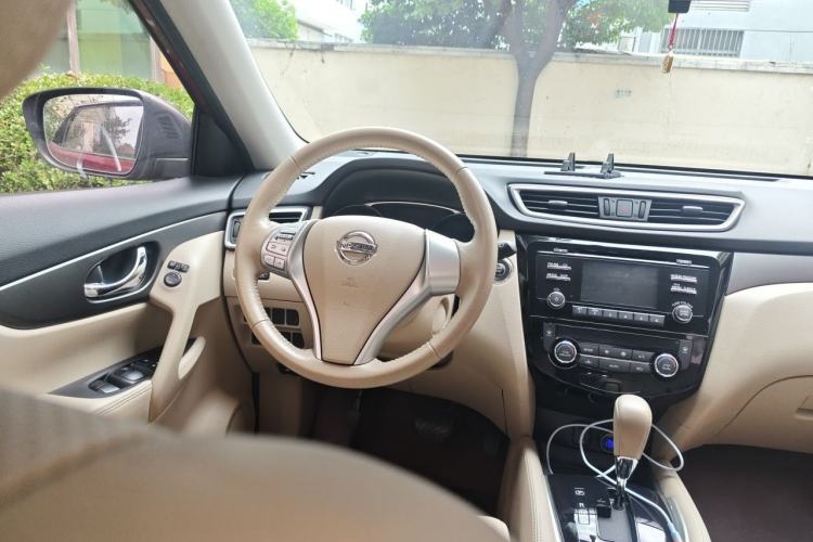 Used Nissan X-Trail 2014 2.0L CVT Comfort Edition 2WD Steering Wheel