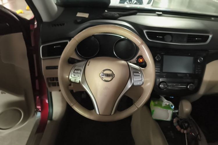 Used Nissan X-Trail 2014 2.5L CVT Ultimate Edition 4WD Steering Wheel