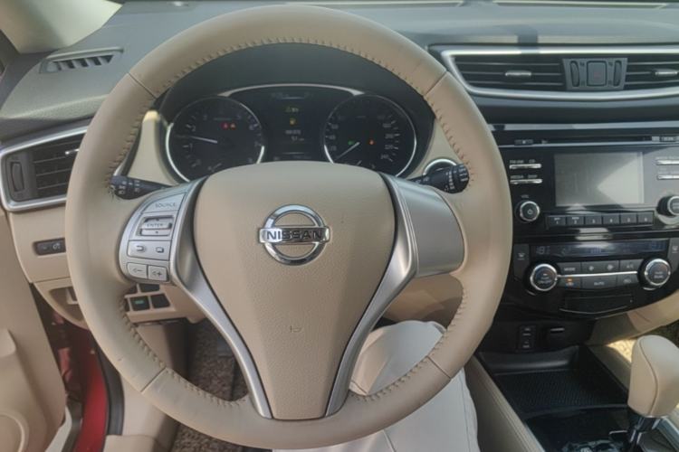 Used Nissan X-Trail 2014 2.0L CVT Comfort Edition 2WD Steering Wheel