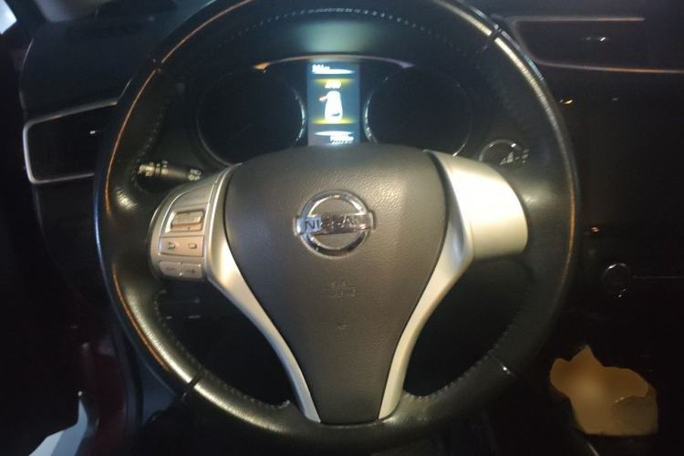Used Nissan X-Trail 2014 2.0L CVT Comfort Edition 2WD Steering Wheel