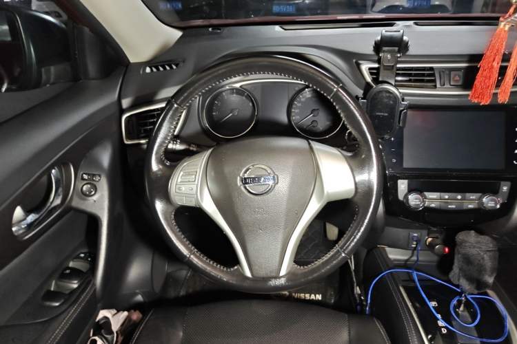 Used Nissan X-Trail 2014 2.0L CVT Comfort Edition 2WD Steering Wheel