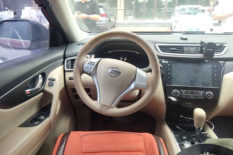 Used Nissan X-Trail 2014 2.0L CVT Fashion Edition 2WD Steering Wheel