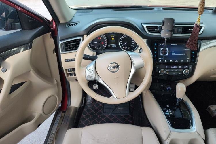 Used Nissan X-Trail 2014 2.5L CVT Luxury Edition 4WD Steering Wheel
