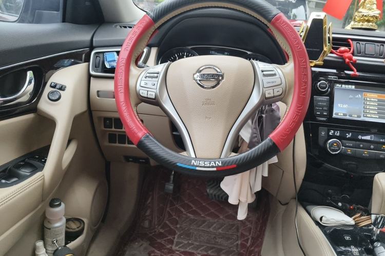 Used Nissan X-Trail 2014 2.5L CVT Ultimate Edition 4WD Steering Wheel