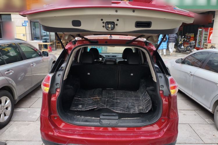 Used Nissan X-Trail 2014 2.0L CVT Comfort Edition 2WD Trunk