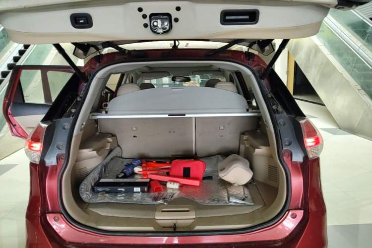 Used Nissan X-Trail 2014 2.5L CVT Luxury Edition 4WD Trunk
