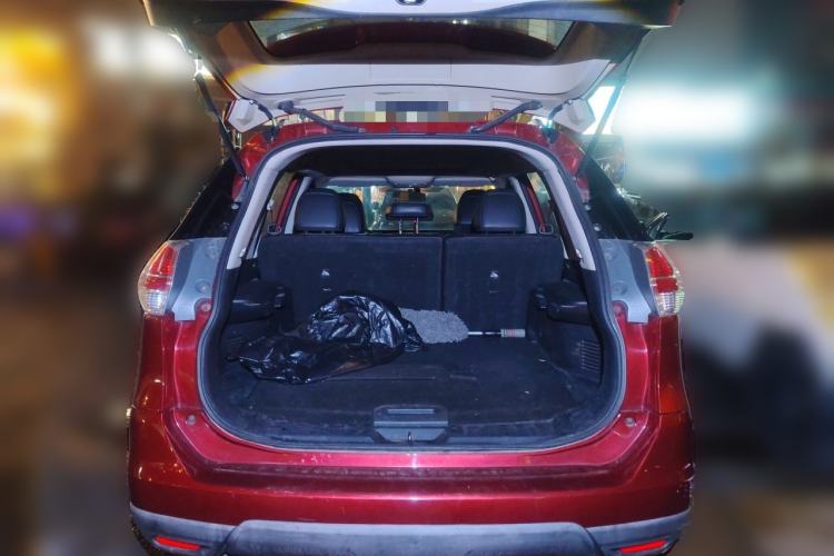Used Nissan X-Trail 2014 2.5L CVT Leading Edition 4WD Trunk