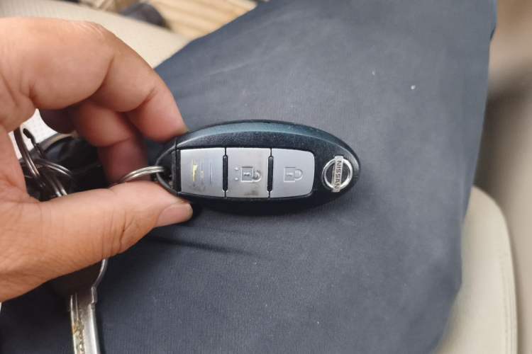 Used Nissan X-Trail 2014 2.0L CVT Comfort Edition 2WD Vehicle Key