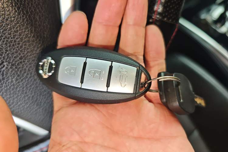 Used Nissan X-Trail 2014 2.5L CVT Luxury Edition 4WD Vehicle Key
