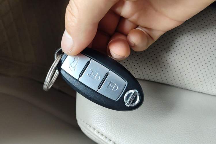 Used Nissan X-Trail 2014 2.5L CVT Luxury Edition 4WD Vehicle Key