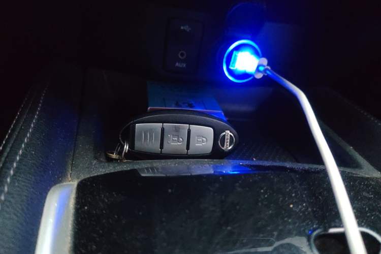 Used Nissan X-Trail 2014 2.5L CVT Leading Edition 4WD Vehicle Key