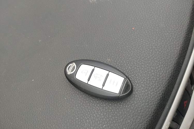Used Nissan X-Trail 2014 2.0L CVT Fashion Edition 2WD Vehicle Key