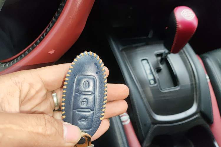 Used Nissan X-Trail 2014 2.5L CVT Luxury Edition 4WD Vehicle Key