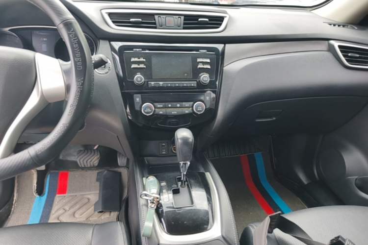Used Nissan X-Trail 2014 2.0L CVT Comfort Edition 2WD Audio And AC Panel