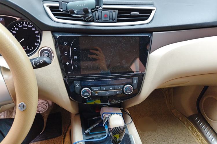Used Nissan X-Trail 2014 2.0L CVT Comfort Edition 2WD Audio And AC Panel