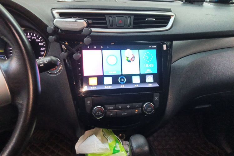 Used Nissan X-Trail 2014 2.0L CVT Comfort Edition 2WD Audio And AC Panel