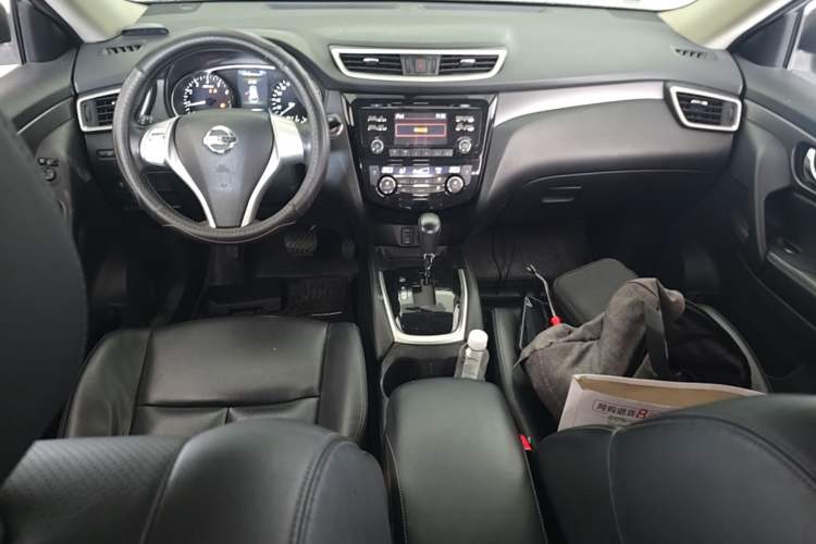 Used Nissan X-Trail 2014 2.0L CVT Comfort Edition 2WD Center Console