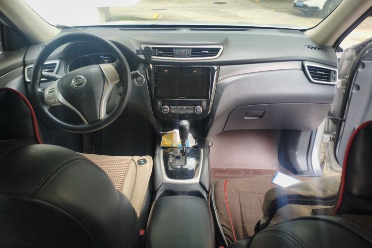 Used Nissan X-Trail 2014 2.0L CVT Comfort Edition 2WD Center Console