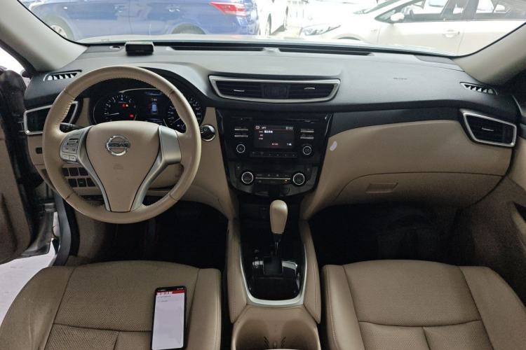 Used Nissan X-Trail 2014 2.0L CVT Comfort Edition 2WD Center Console