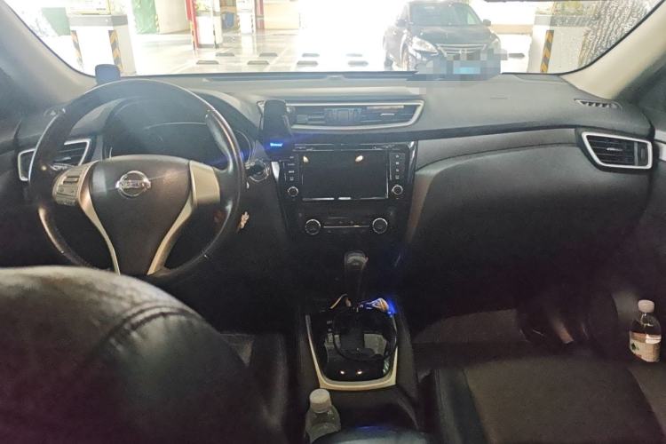 Used Nissan X-Trail 2014 2.0L CVT Comfort Edition 2WD Center Console