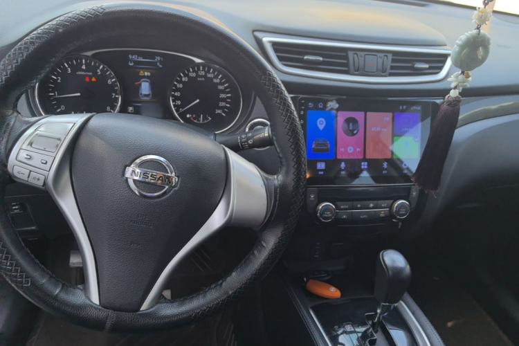 Used Nissan X-Trail 2014 2.5L CVT Luxury Edition 4WD Center Console
