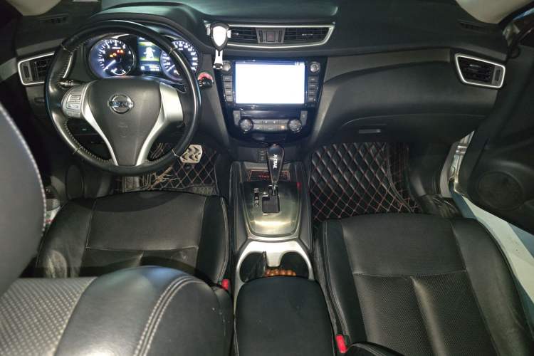 Used Nissan X-Trail 2014 2.0L CVT Comfort Edition 2WD Center Console