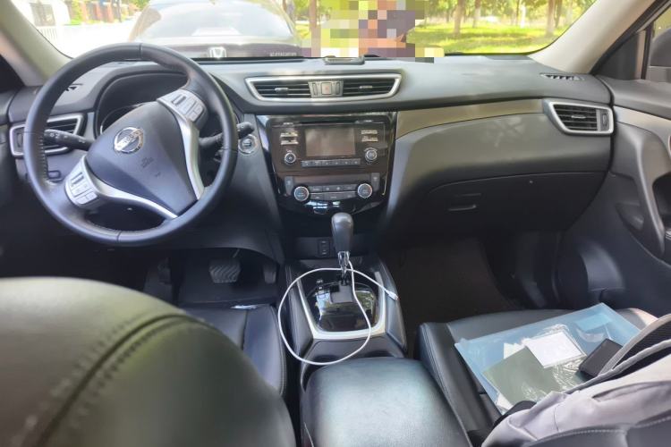 Used Nissan X-Trail 2014 2.0L CVT Comfort Edition 2WD Center Console