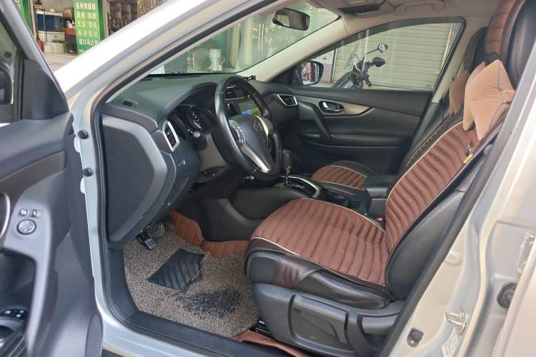 Used Nissan X-Trail 2014 2.0L CVT Comfort Edition 2WD Driver Seat